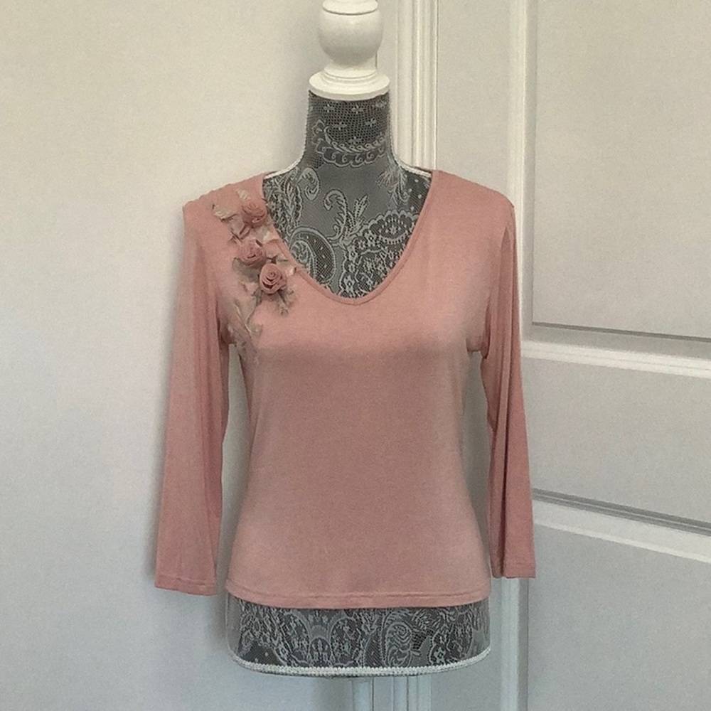 New York City design co. Chic Pink Blouse with Elegant Design size M